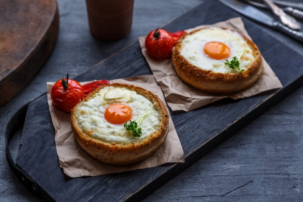 Przepis na jajecznicę w bułce