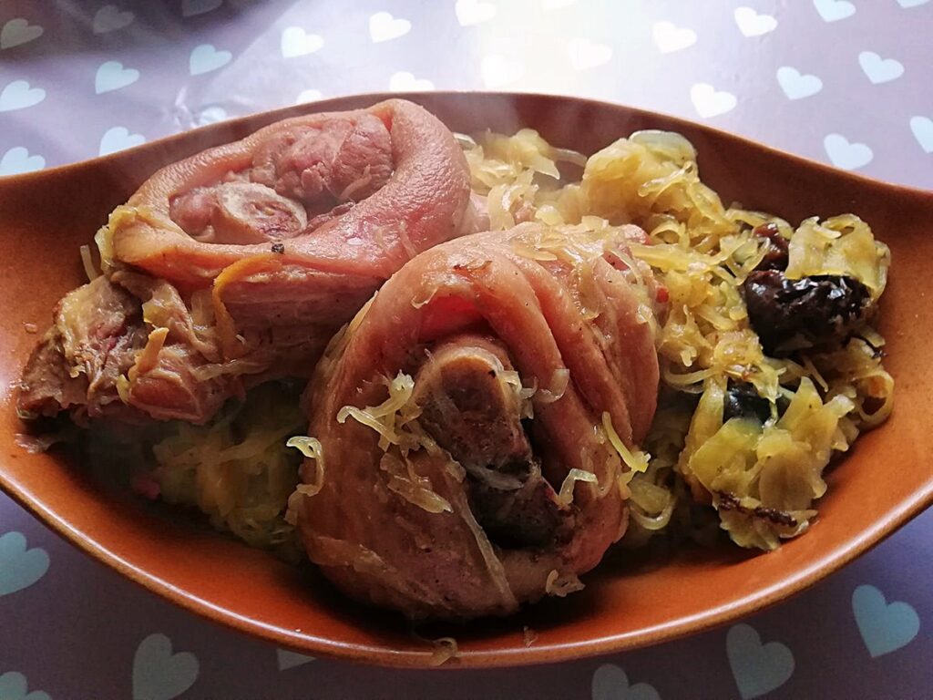 Przepis na golonki w kapuście