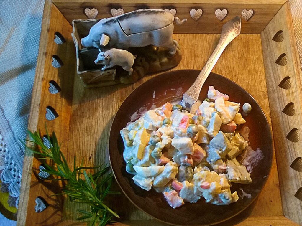 Przepis na tradycyjną sałatkę jarzynową z majonezem